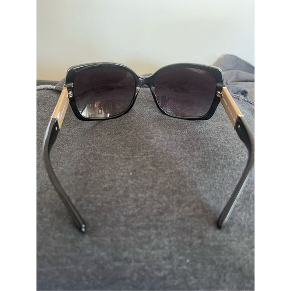 New, Authentic Burberry Sunglasses - Picture 6 of 10